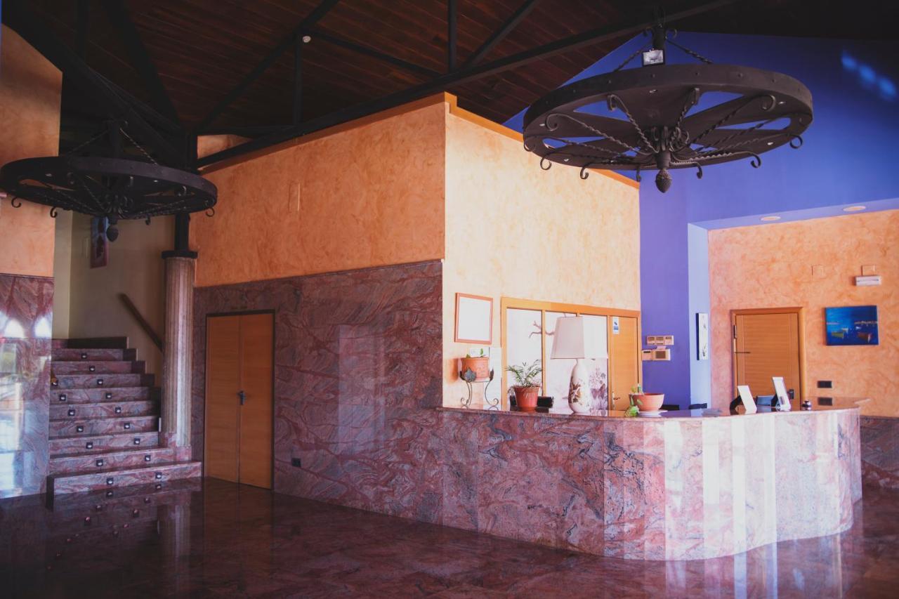 Hotel La Bodega La Almunia de Doña Godina Exteriör bild