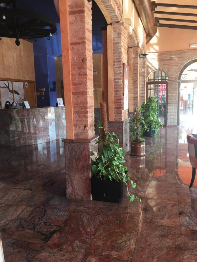Hotel La Bodega La Almunia de Doña Godina Exteriör bild