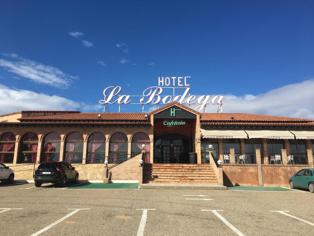 Hotel La Bodega La Almunia de Doña Godina Exteriör bild